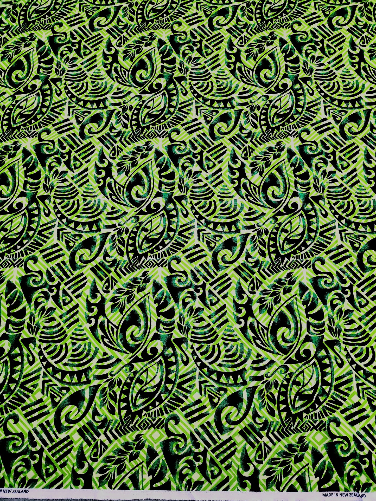 Polynesian Design #118 Green and Black