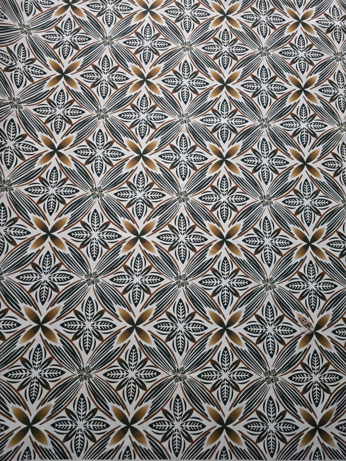 Polynesian Design #223 White, Gold and Black