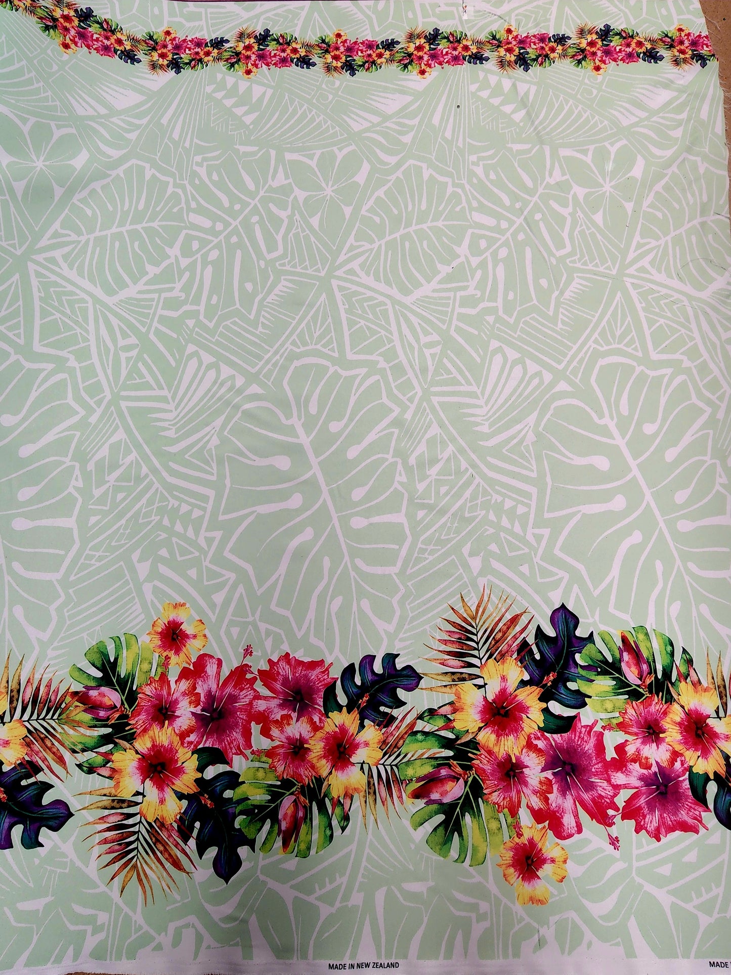Polynesian Design #85 Green with Flower Border